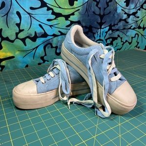 Corduroy baby blue Roxy platform sneakers!